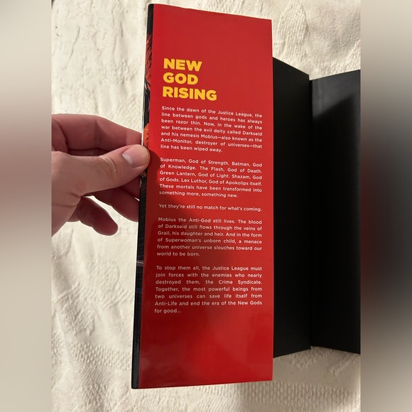 JUSTICE LEAGUE VOLUME 8 - Picture 3 of 4